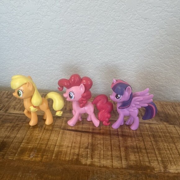 My Little Pony Lot Of 5 Vinyl Figures Horses Plastic SA Rainbow Apple Pinkie 3” - Picture 5 of 10